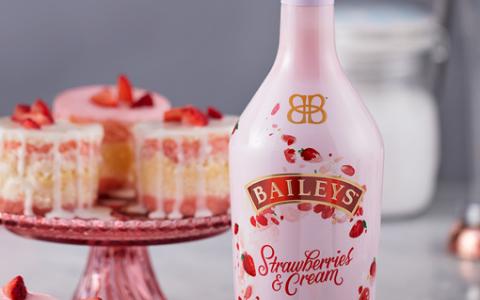 BAILEYS STRAWBERRIES & CREAM CHEESECAKE