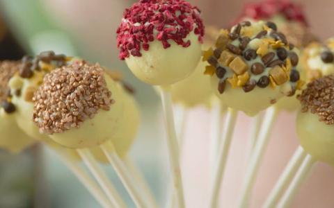 Baileys Cake Pop Bouquets Cake Pops