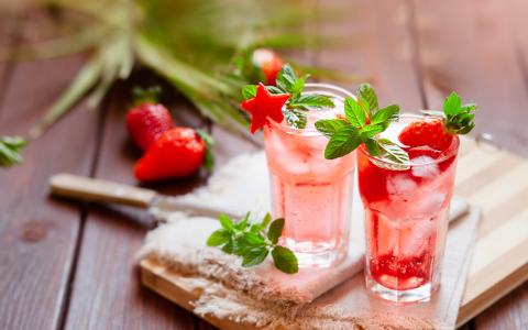 Strawberry Mint Refresher