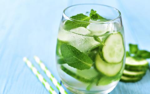 Fresh Cucumber Gin Mojito