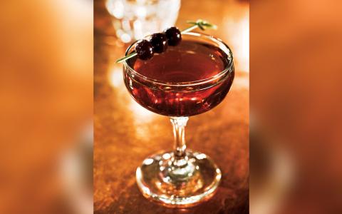 Black Barrel Holiday Manhattan