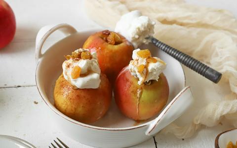 Rum Raisin Baked Apples