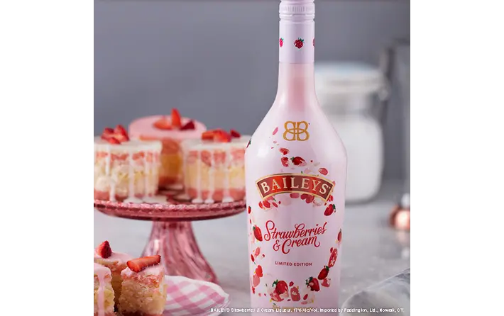 BAILEYS STRAWBERRIES & CREAM CHEESECAKE