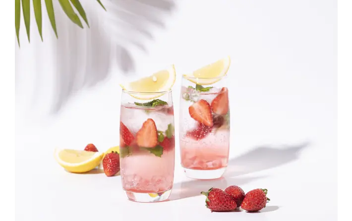 Strawberry Gin Smash