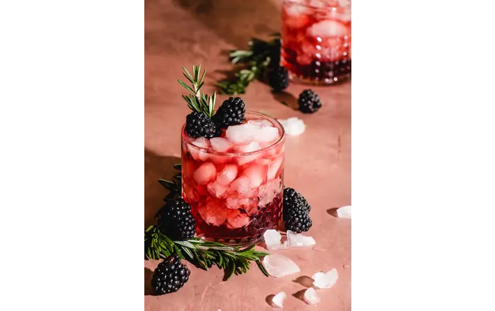 blackberry shrub cocktail