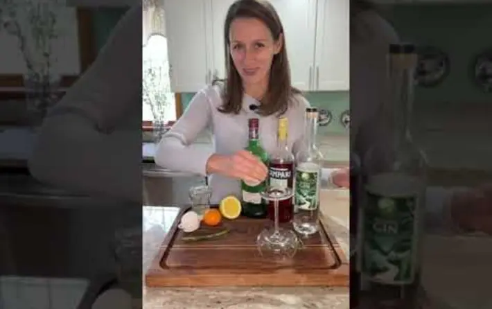 Cocktails with Katya - Smoked Negroni